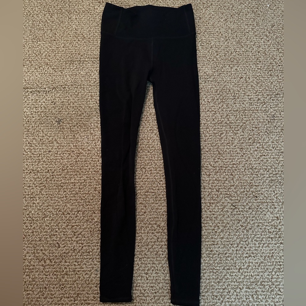 LULULEMON size 6 black detailed leggings
